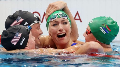 Tatjana Schoenmaker (Nam Phi) không giấu được cảm xúc khi phá kỷ lục thế giới và giành vàng ở nội dung bơi ếch 200m nữ. (Ảnh: Reuters) 
