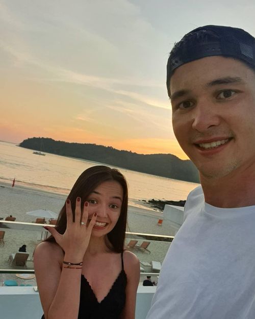 Aneta thường vào rừng chơi bóng với Filip Nguyễn. Filip cũng hay đưa bạn gái đi du lịch. Anh từng đưa cô nàng về Việt Nam du lịch năm 2019. Aneta kể: "Có lần chúng tôi đang đi ăn ở Hà Nội, thì một người hâm mộ chặn anh ấy giữa đường chỉ để xem anh có thực sự là Filip Nguyễn hay không. Thật thú vị khi họ cũng biết Filip ở phía bên kia địa cầu".