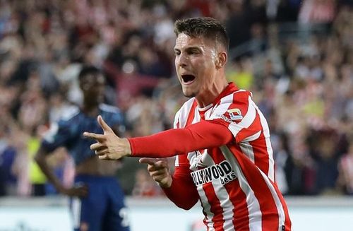  Trở lại với trận đấu, Arsenal gây thất vọng khi nhận thất bại 0-2 trước tân binh Brentford ngay trận mở màn. "Pháo thủ" kiểm soát bóng vượt trội nhưng 3 điểm lại thuộc về Brentford. 