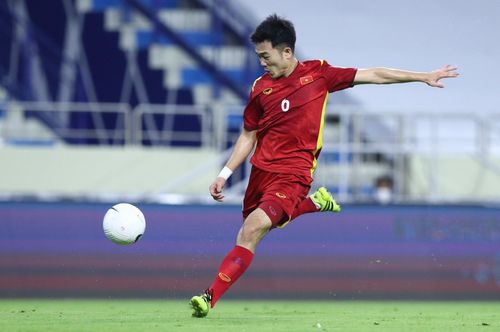 Xuân Trường nhận nhiều kỳ vọng hơn Đức Huy nhưng chưa chắc được đảm bảo vị trí bởi khả năng phòng ngự còn hạn chế. Ảnh: Y Kiện. 