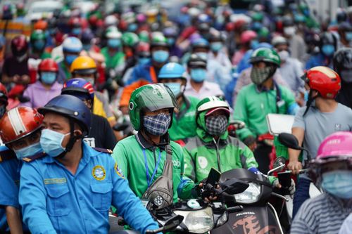 Theo báo cáo của Ban Chỉ đạo Quốc gia, việc triển khai giãn cách xã hội chưa dứt khoát, triệt để, chưa đáp ứng được các yêu cầu. Ảnh: Quỳnh Danh.