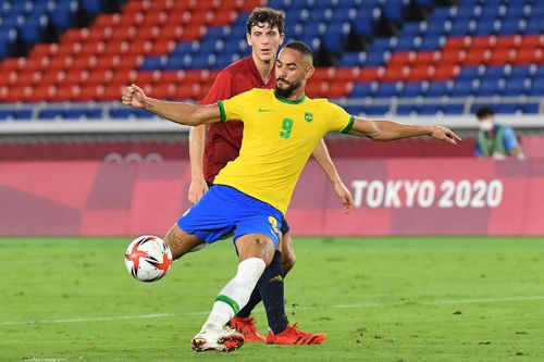 Atletico theo đuổi Cunha
