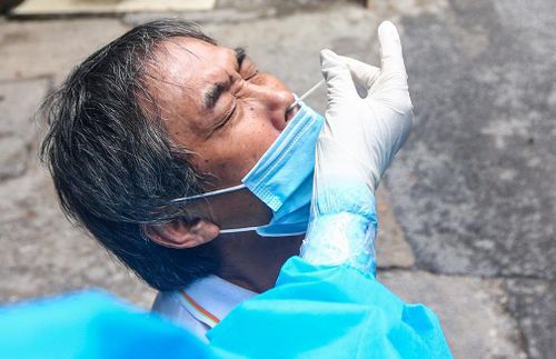  Tăng tốc xét nghiệm là một trong những giải pháp để các địa phương sớm bóc tách F0, mở rộng vùng xanh. Ảnh: Đức Anh. 