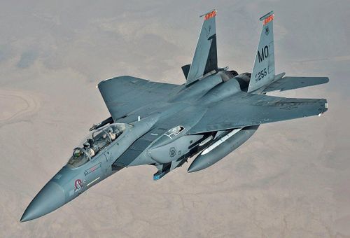 Vào những năm 1980, tập đoàn hàng không vũ trụ khổng lồ McDonnell Douglas (nay là một công ty thuộc Boeing) của Mỹ, bắt đầu nghiên cứu các thiết kế cho một máy bay chiến đấu tiến công mặt đất, đó là F-15E Strike Eagle; một phiên bản của F-15 Eagle chiếm ưu thế trên không.