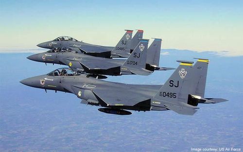F-15E Strike Eagle được phát triển để tiến công mặt đất tầm xa, tốc độ cao, mà không phụ thuộc vào máy bay hộ tống hoặc tác chiến điện tử (EW), có thể bay với tốc độ tối đa 3.017 km/giờ; F-15E đã nâng cao đáng kể khả năng tiến công mặt đất của Không quân Mỹ.