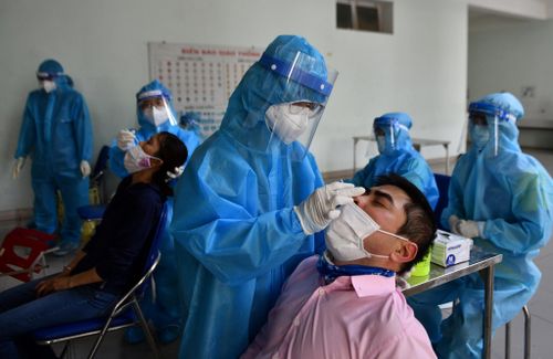  TP.HCM tập trung xét nghiệm vùng đỏ trong 2 tuần. Ảnh: Phạm Ngôn. 