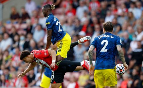 Bissaka không phải hậu vệ giỏi tấn công. Ảnh: Reuters.