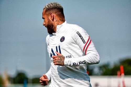  Neymar cũng là ngôi sao có thể ra sân thi đấu ở trận gặp Reims. Giống như Messi, tiền đạo người Brazil chưa thi đấu cho PSG trận nào, kể từ kỳ nghỉ hè sau khi Copa America 2021 kết thúc. 