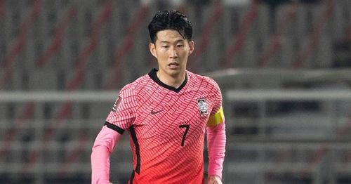 Son Heung-min là niềm hy vọng của tuyển Hàn Quốc khi họ có trận đấu tiếp đón Iraq trên sân nhà ở vòng loại World Cup 2022. Suốt cả trận, mũi nhọn của Tottenham liên tục có những tình huống đi bóng nỗ lực.