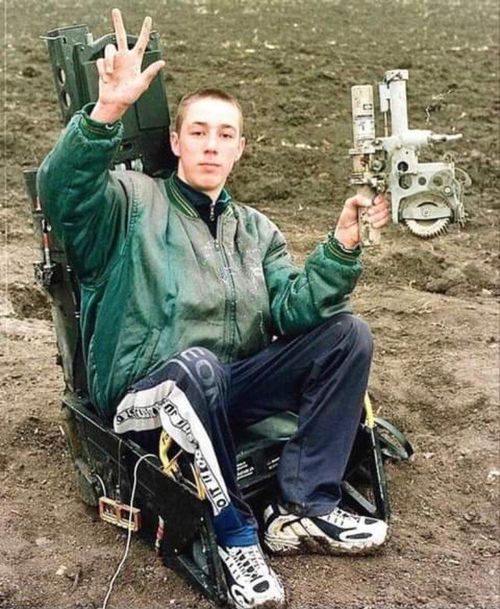Cả F-117 và B-2 đều hoạt động tốt trong Chiến tranh vùng Vịnh và cuộc xung đột Balkan, mở đường cho máy bay chiến đấu tàng hình thế hệ tiếp theo là F-22 Raptor do Lockheed Martin thiết kế.