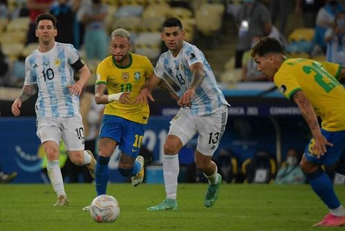 Những cuộc đụng độ giữa Brazil và Argentina luôn luôn "nóng" bởi sự kình địch giữa 2 nền bóng đá. Ảnh: CONMEBOL.