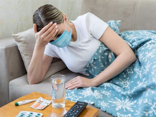 Đau nhói đầu được xác nhận là triệu chứng mắc Covid-19. Ảnh: Economic Times.