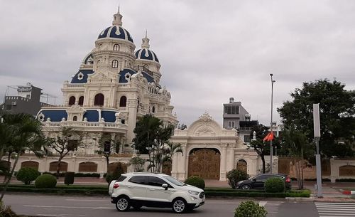 Tòa biệt thự trên phố Lê Hồng Phong của ông Ngô Văn Phát bị kê biên để đảm bảo thi hành án. Ảnh: Nguyễn Dương.