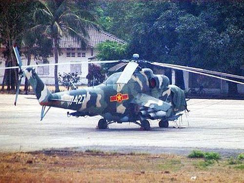 Mi-24 là máy bay trực thăng tấn công được yêu thích hàng đầu trên thế giới với gần 60 quốc gia đang vận hành, hơn hẳn Apache chỉ với 17 và 2 đối với Mi-28. Biến thể mới nhất của Mi-24, Mi-24P-1M tự hào có radar AESA, hệ thống đối phó hồng ngoại mới, lái tự động, bộ cung cấp năng lượng vượt trội và hệ thống nhắm mục tiêu OPS-24N-1L.