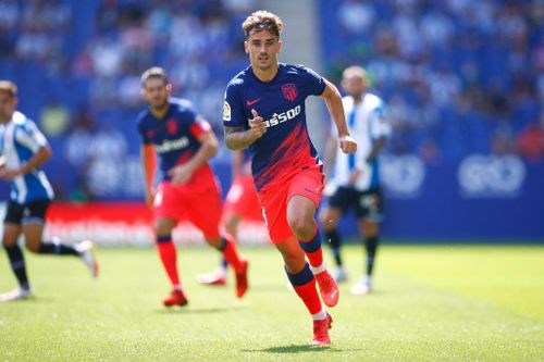  Theo Marca, Griezmann hòa nhập không thật sự tốt với đồng đội. Trận này, tuyển thủ Pháp đá chính bên cạnh Luis Suarez và Angel Correa. Griezmann bị thay ra từ phút 58. Cả 3 cầu thủ tấn công của Atletico đá chính trận này đều không chơi trọn vẹn 90 phút. 