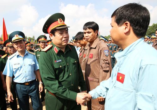  Đại tướng Phùng Quang Thanh động viên phi công Trung đoàn 916… 