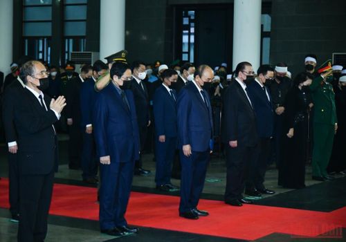 Các đồng chí lãnh đạo, nguyên lãnh đạo Đảng, Nhà nước viếng đồng chí Phùng Quang Thanh.