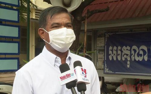 Ông Noung Bunheng, Hiệu trưởng Trường THPT Preah Yukunthor.