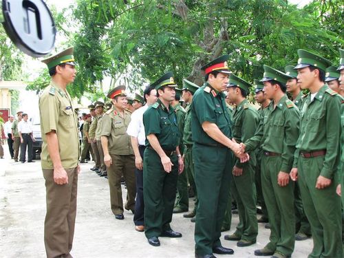 Đại tướng Phùng Quang Thanh thăm, kiểm tra Đồn Biên phòng cửa khẩu cảng Ninh Bình, BĐBP Ninh Bình, năm 2008. Ảnh: Quốc Việt