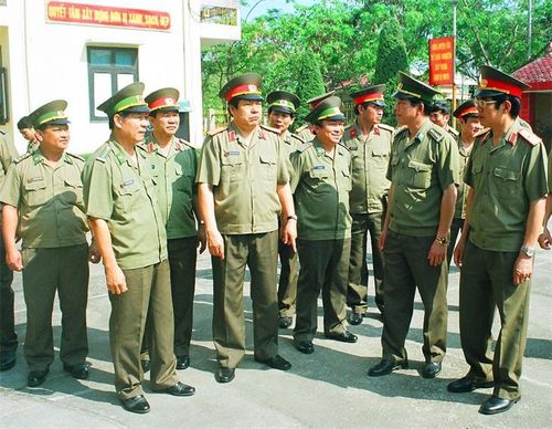 Đại tướng Phùng Quang Thanh thăm, làm việc tại BĐBP Nghệ An, năm 2008. Ảnh: Lê Thạch