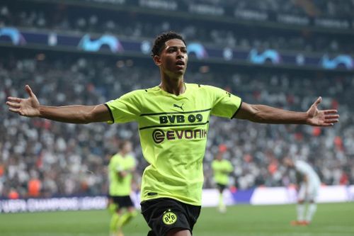Theo Opta, Bellingham ghi bàn 2 trận liên tiếp tại Champions League ở tuổi 18 và 78 ngày. Bellingham là cầu thủ trẻ nhất làm được điều này, vượt qua Kylian Mbappe (18 tuổi và 85 ngày).