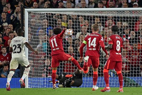 Pha đá 11m hỏng của Salah