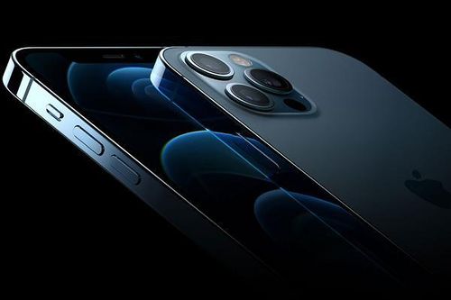 Năm 2019, iPhone XR là smartphone bán chạy nhất thế giới. Kể cả khi Apple ra mắt 2 thế hệ iPhone tiếp theo vào năm 2019 và 2020, XR vẫn được giữ lại.