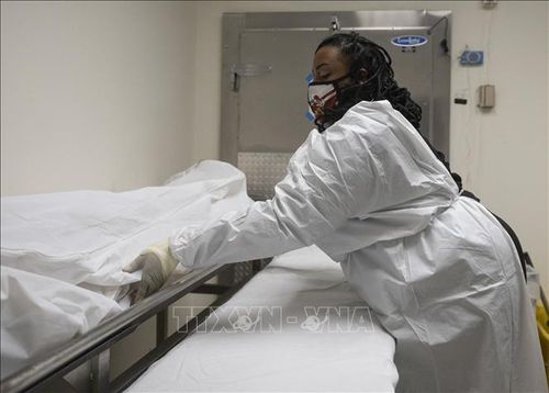 Một bệnh nhân tử vong do COVID-19 tại bệnh viện ở Baltimore, Maryland, Mỹ. Ảnh: AFP/TTXVN