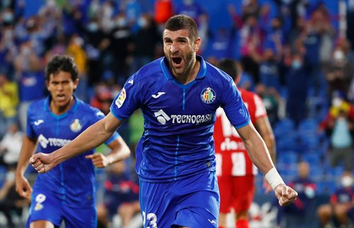  Lần đầu tiên kể từ tháng 11/2011, Getafe mới lại ghi bàn vào lưới Atletico Madrid. Trước đó, CLB chủ sân Alfonso Perez đã trải qua 20 trận liên tiếp mà không có nổi một bàn trước đối thủ thành Madrid. 