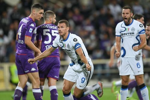  Phong độ ấn tượng của Dzeko khiến nhiều người quên đi hình ảnh của Lukaku ở Inter Milan. Ảnh: Reuters. 