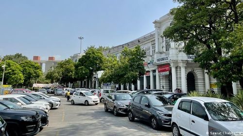 Trên nhiều tuyến phố ở New Delhi, giao thông trở lại gần như trạng thái như trước khi xảy ra đại dịch.