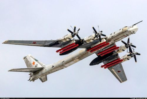 Theo đại diện của Tupolev, Tu-95MSM sẽ phục vụ ít nhất tới năm 2040. Kết quả của việc hiện đại hóa Tu-160 lên chuẩn Tu-160M sẽ cung cấp thêm 45 - 50 năm sử dụng, trong khi tuổi thọ của Tu-160M2 sản xuất mới ít nhất là 45 - 50 năm.