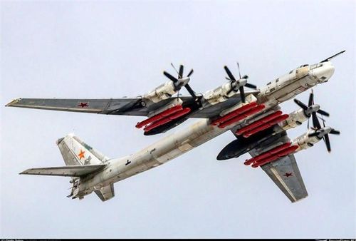 Theo đại diện của Tupolev, Tu-95MSM sẽ phục vụ ít nhất tới năm 2040. Kết quả của việc hiện đại hóa Tu-160 lên chuẩn Tu-160M sẽ cung cấp thêm 45 - 50 năm sử dụng, trong khi tuổi thọ của Tu-160M2 sản xuất mới ít nhất là 45 - 50 năm.