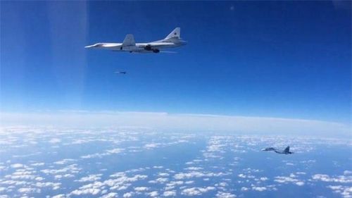 Không có ích gì khi dựa vào kinh nghiệm của Mỹ trong trường hợp này: với ngân sách quốc phòng khổng lồ và nền công nghiệp quốc phòng hùng mạnh, Washington thậm chí có thể sản xuất máy bay với thân mạ vàng.