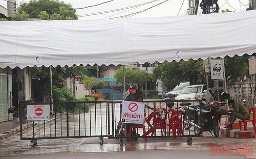 Các ổ dịch Covid-19 lớn tại Thủ đô Vientiane đều bị phong tỏa chặt chẽ. (Ảnh: XUÂN SƠN)