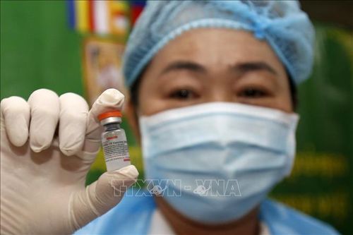 Một điểm tiêm vaccine ngừa COVID-19 tại Phnom Penh, Campuchia. Ảnh: THX/TTXVN