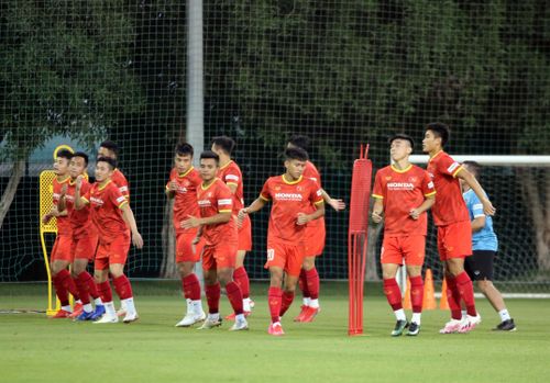 Tối 15/10 (giờ địa phương), U23 Việt Nam tiếp tục tập luyện tại UAE. Đây là buổi tập thứ 2 có sự góp mặt của HLV Park. Chiến lược gia người Hàn Quốc bay sang Dubai ngay sau khi trận đấu giữa tuyển Việt Nam và Oman ở vòng loại World Cup 2022 kết thúc.