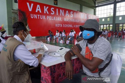 Hơn 54 triệu người Indonesia đã tiêm đủ 2 mũi vaccine ngừa COVID-19. Nguồn: Antara