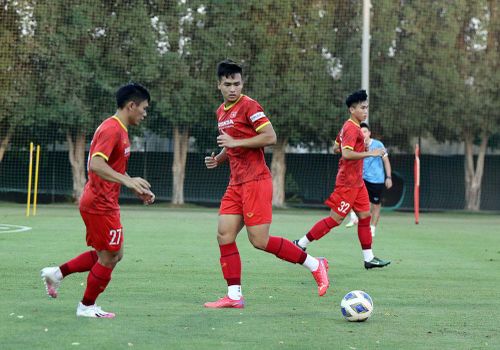 Việt Anh là một trong những trụ cột của hàng phòng ngự