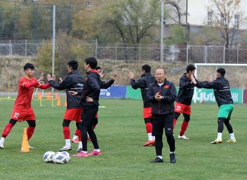 U23 Việt Nam tập luyện dưới cái lạnh 6 độ C