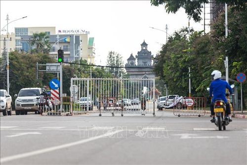 Một tuyến phố bị phong tỏa để phòng dịch COVID-19 tại Viêng Chăn, Lào. Ảnh minh họa: THX/TTXVN