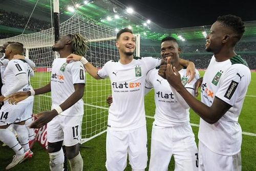 Cầu thủ Monchengladbach ăn mừng sau chiến thắng. (Nguồn: Getty Images)