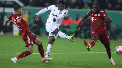 Tuy nhiên, Bayern tiếp tục mắc sai lầm...