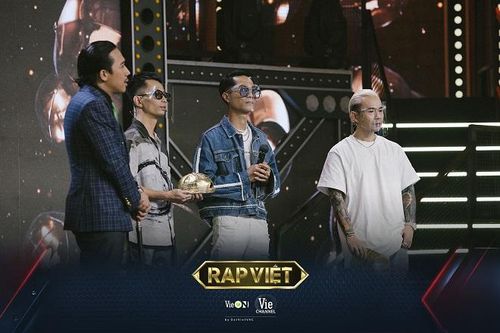 Rhymastic và Binz liên tục đối đầu giành thí sinh tại Rap Việt