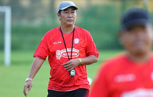 HLV Minh Chiến vẫn còn lạ lẫm với môi trường mới. Ông vừa rời CLB Bà Rịa - Vũng Tàu để nhận nhiệm vụ ở V.League. Ông thừa nhận mình cần thời gian để làm quen với các học trò mới.