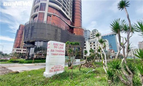 Loạt khách sạn thuộc khu phố du lịch An Thượng, phường Mỹ An, quận Ngũ Hành Sơn vẫn cửa đóng then cài dù Đà Nẵng cho phép hoạt động trở lại.