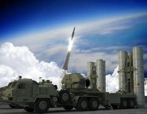 Nhà sản xuất của S-500 cũng tuyên bố, hệ thống này có thể phá hủy cả những vệ tinh quỹ đạo tầm thấp hoặc vũ khí không gian phòng từ các nền tảng vũ khí siêu vượt âm.