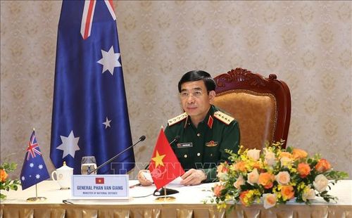 Đại tướng Phan Văn Giang tại điện đàm.