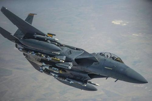 Tờ 19FortyFive nhớ lại rằng chiếc F-15 đầu tiên được đưa vào phục vụ Không quân Mỹ từ những năm 1970. Tuy nhiên trong những năm gần đây, chiến đấu cơ này đã được cải tiến nhiều lần.