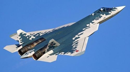 Tất nhiên, tàng hình không phải là một công nghệ đơn lẻ, mà là một loạt các công nghệ, phương pháp sản xuất và chiến thuật tác chiến chồng chéo; tất cả được kết hợp để hạn chế hoặc ngăn chặn sự phát hiện của một máy bay, đang bay qua vùng trời đang tranh chấp.